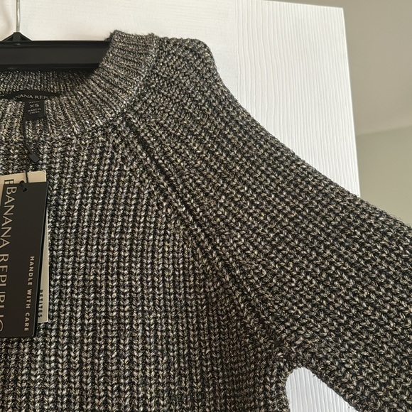 Banana Republic Long Sleeve Sweater - Picture 6 of 6